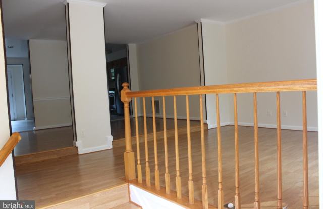 9685 WOODHENGE Court Gallery 2