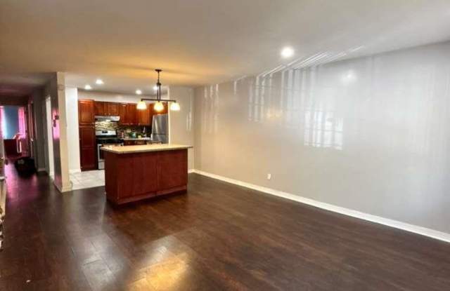 1110 E 73rd Street unit: 28 photos photos