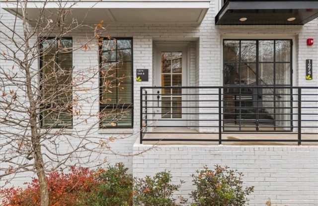 1274 Longreen Terrace NW unit: 8 photos photos