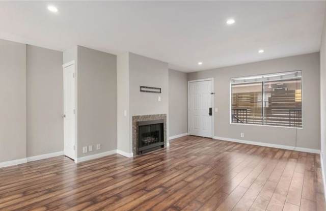 10960 Bluffside Dr photos photos