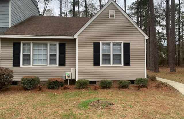 2-Bedroom, 2- Bath Condo in Carolina Pines - 4819 Pinedale Boulevard, Lumberton, NC 28358