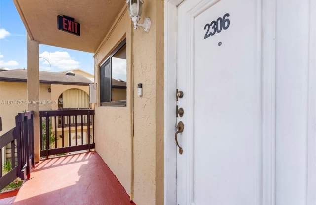 2306 W 53rd St photos photos