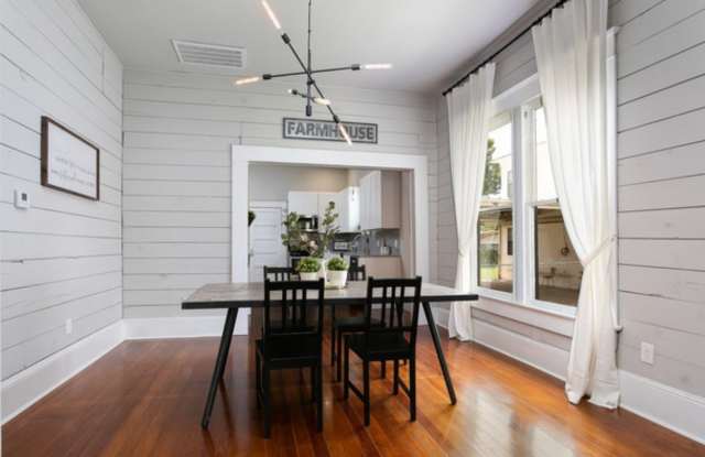 Historical Victorian Farmhouse minutes from Downtown, Lavaca,  Southtown photos photos