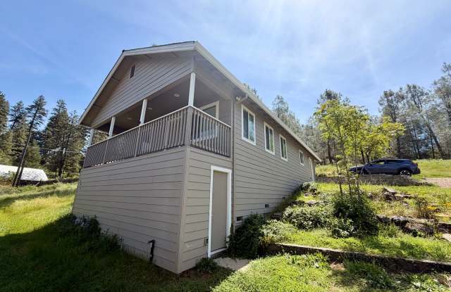 Updated 2 Bedroom 1 Bathroom in Grass Valley photos photos