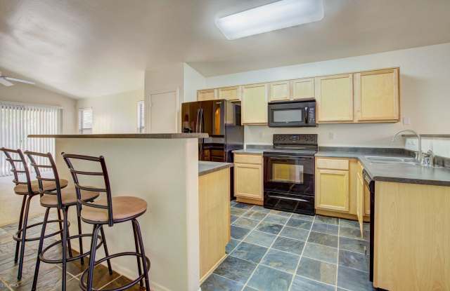 15457 W SHANGRI LA Road Gallery 4