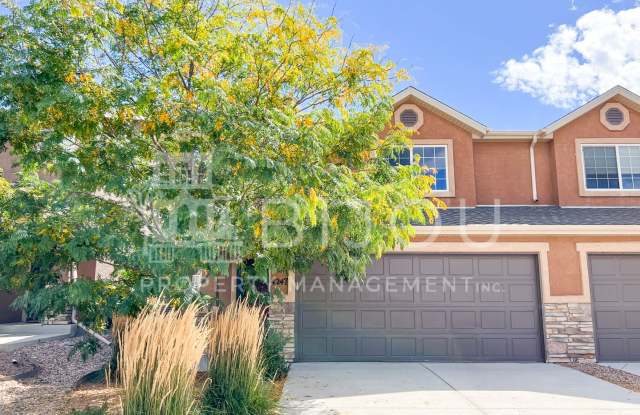 Large, Well-Maintained Duplex photos photos
