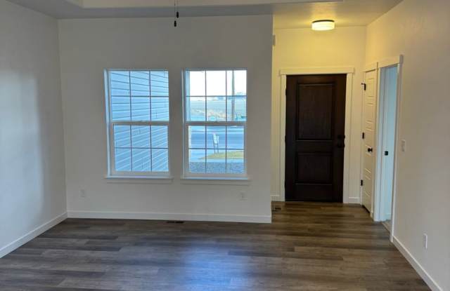 Move-In Ready 4BR w/ Fenced Yard & RV Parking Gallery 3