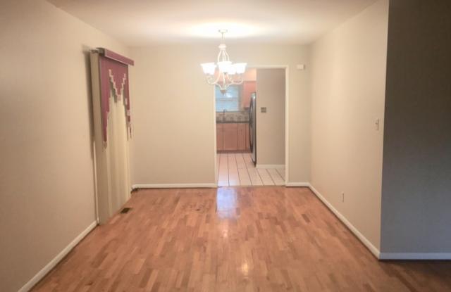 5906 Gifford Street Gallery 3