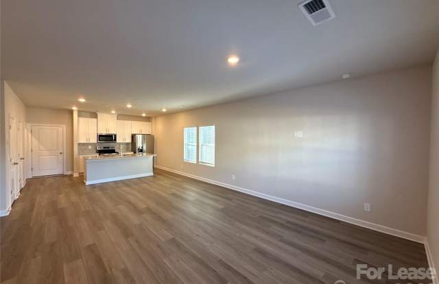 125 Utility Lane Gallery 2