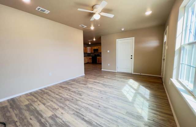 Charming 3-Bedroom, 2-Bathroom Home in Northeast Lubbock Gallery 3