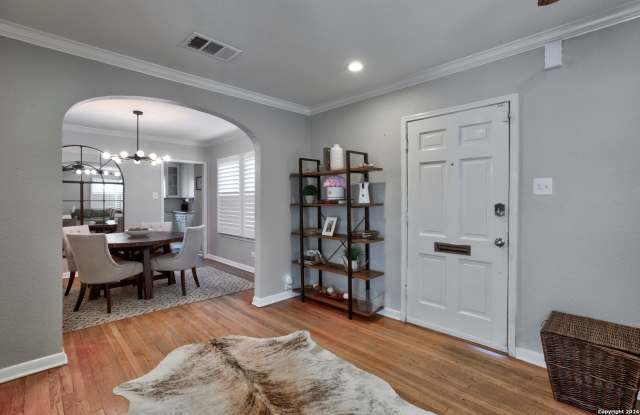 356 LARCHMONT DR Gallery 3