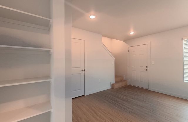 Sabine Apartments Gallery 4