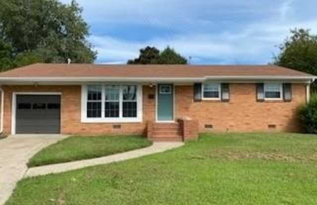 725 Spruce Road - 725 Spruce Road, Newport News, VA 23601