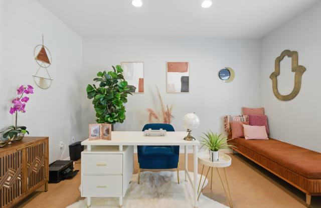 702 Zephyr Dr photos photos