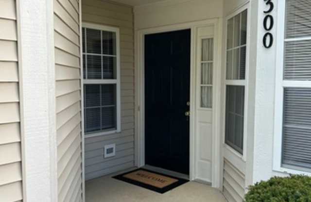 **MOVE IN BY DECEMBER 1ST AND RECEIVE FREE JANUARY RENT!** - 2300 Woodside Drive, Carpentersville, IL 60110