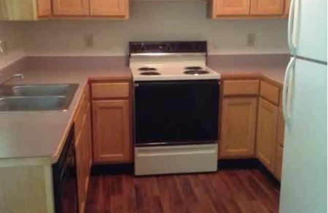 WEEKEND SPECIAL!! - Townhome 2 bed, 1.5 bath- Available NOW! Gallery 2