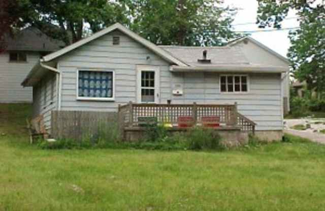 1000 W Cottage Grove Avenue Gallery 1