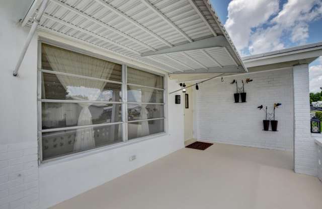 806 Sw 5th Ave - 806 Southwest 5th Avenue, Boynton Beach, FL 33426