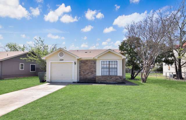 2604 Woodlands Dr photos photos