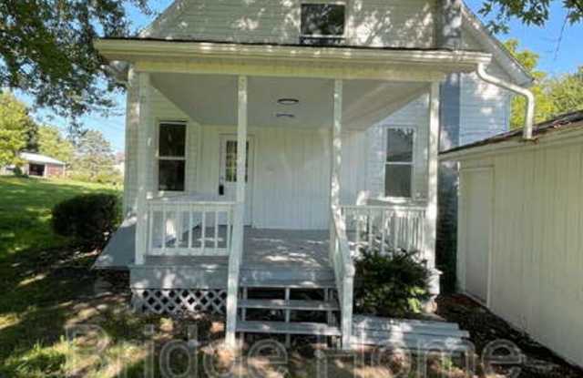 240 Robinson St photos photos