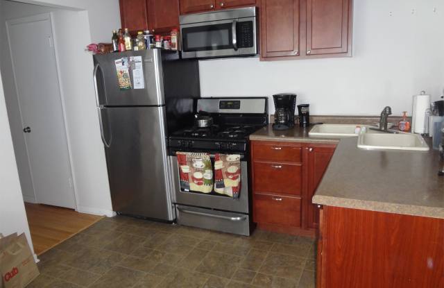859 Weeks Ave. SE - 859 Southeast Weeks Avenue, Minneapolis, MN 55414