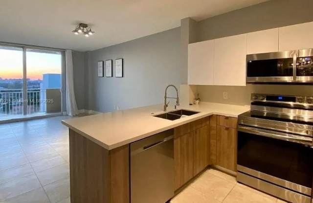 2425 SW 27th Ave photos photos