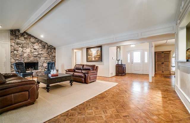 6606 Regalbluff Drive Gallery 3
