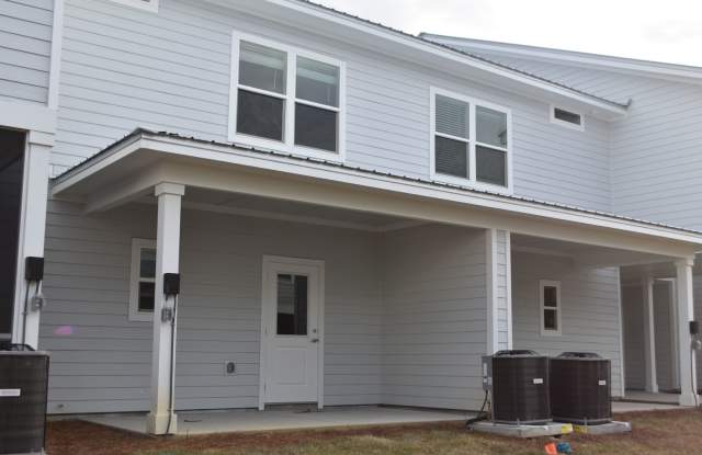 Available November 2026 - Garage Unit with Screened Porch - Verandas at Freeport - 3 Bed 2.5 Bath Gallery 3