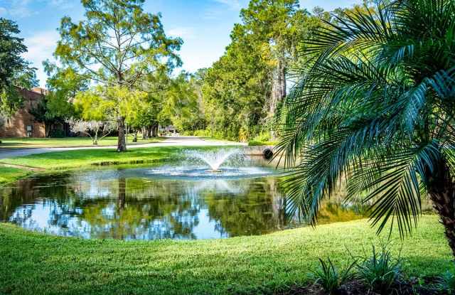 Woodlake Park Apartments Gallery 2
