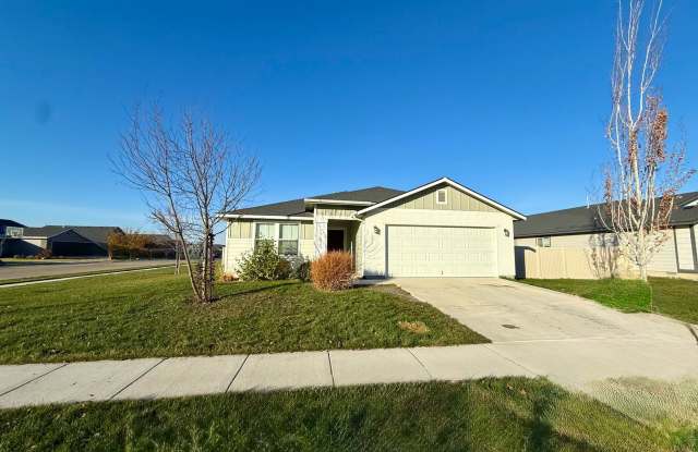 Great location, 3 bedroom two bath home for rent. - 17655 North Newdale Avenue, Nampa, ID 83687