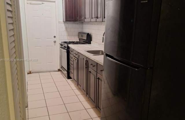 7753 Hawthorne Ave photos photos