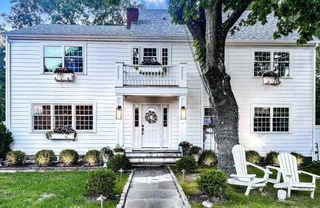 28 Oak Street photos photos