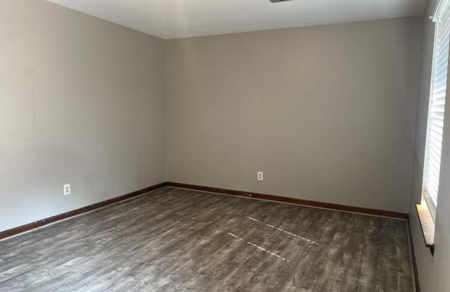 1886 S Boyd Drive Gallery 3