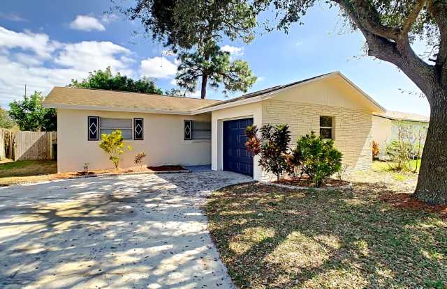 Beautifully Renovated 3-Bedroom Fully Furnished House For Rent! Gallery 3