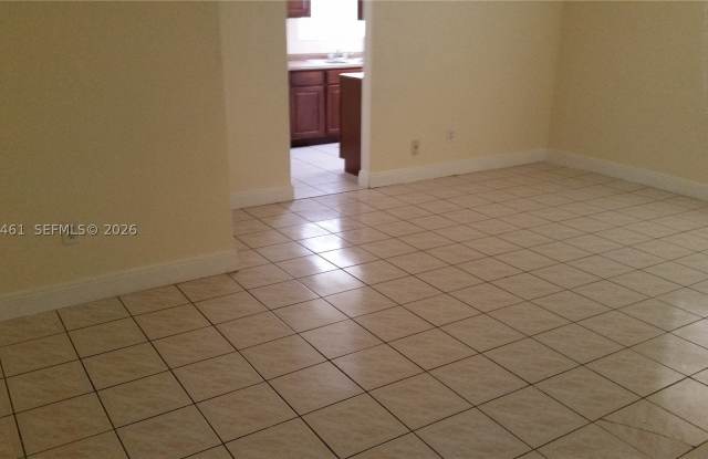 807 SW 5th Ct Gallery 3