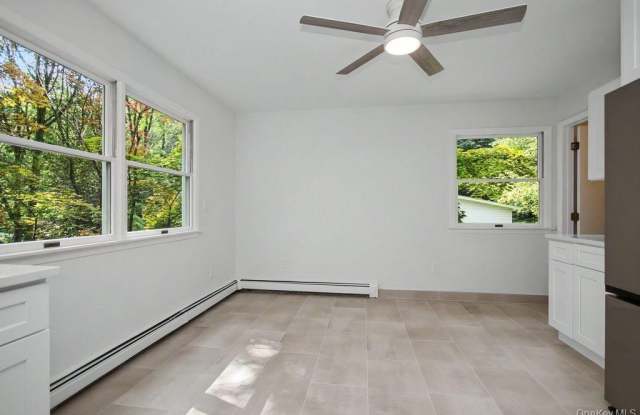 44 Schriever Lane Gallery 4
