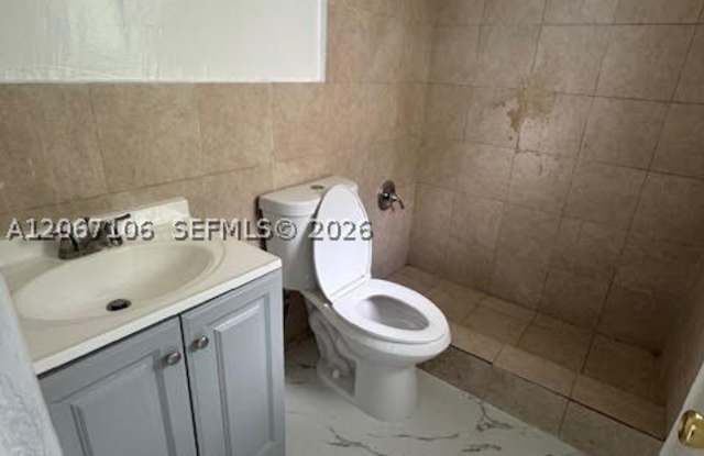 136 SW 3rd Ct Gallery 4