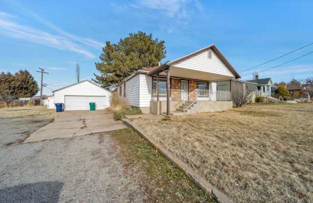 Spacious 3 Bed, 3 Bath Pet-Friendly Home with Modern Comforts! - Available NOW! - 2296 West 6000 South, Roy, UT 84067