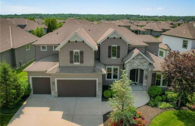 15601 Windsor Street photos photos
