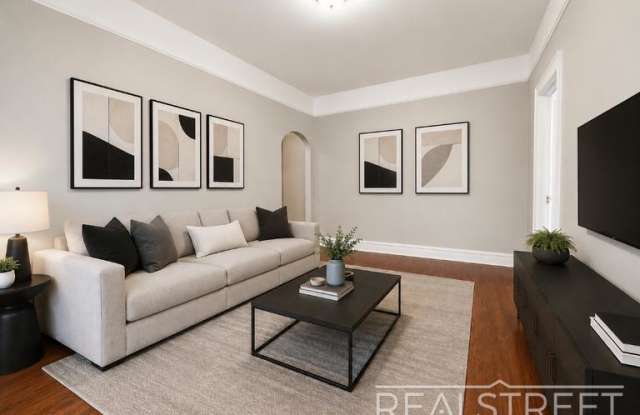693 East New York Avenue photos photos