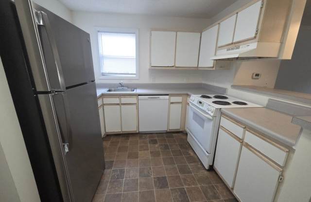 4 bed 4 bath condo at University Oaks with individual room rentals. $250 off your first full month's rent! Gallery 3
