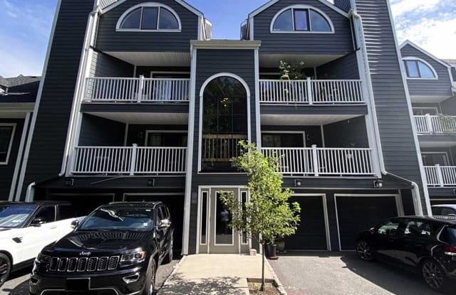 35 Triumph Court - 35 Triumph Ct, East Rutherford, NJ 07073