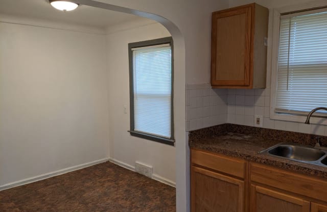 19507 Hoover Gallery 2