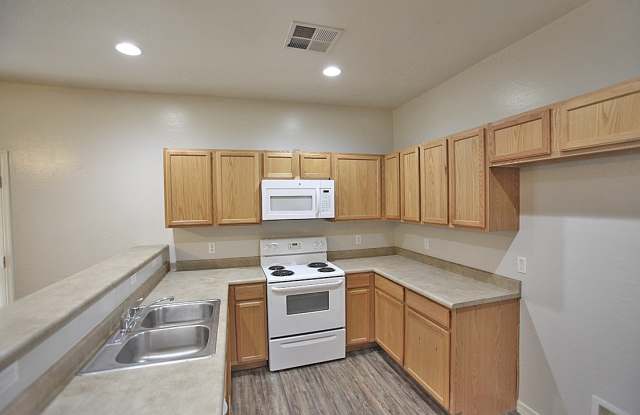 6832 N 81st Dr Gallery 4
