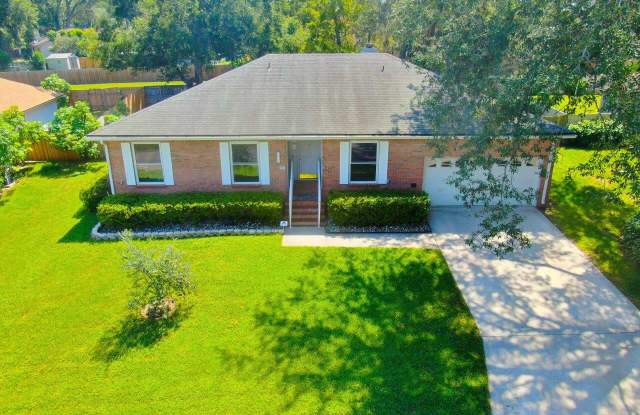 1837 RAMBLING RIDGE Lane - 1837 Rambling Ridge Lane, Jacksonville, FL 32225