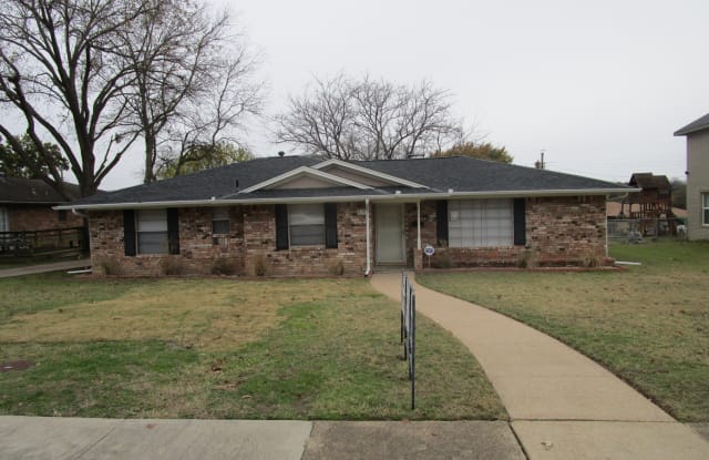 837 Vince Ln - 837 Vince Lane, DeSoto, TX 75115