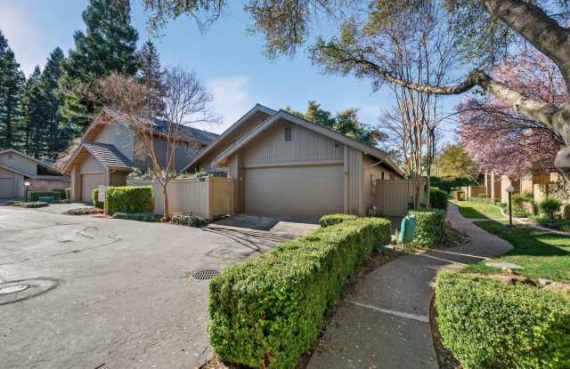 Gold River 2 Bedroom / Den, 2 Bathroom 1,600 Sqft. with Pool and Clubhouse For Lease. photos photos