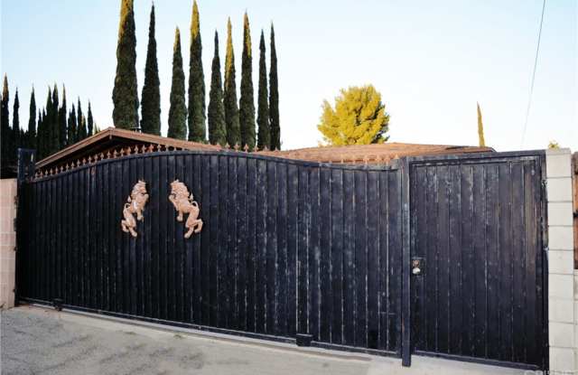 8457 Topanga Canyon Boulevard - 8457 Topanga Canyon Boulevard, Los Angeles, CA 91304