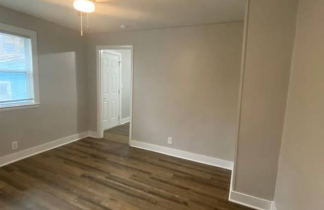 3128/3130 Ridge Avenue Gallery 3