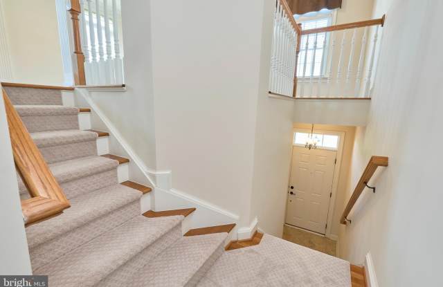 21276 HYRST GROVE Terrace Gallery 4